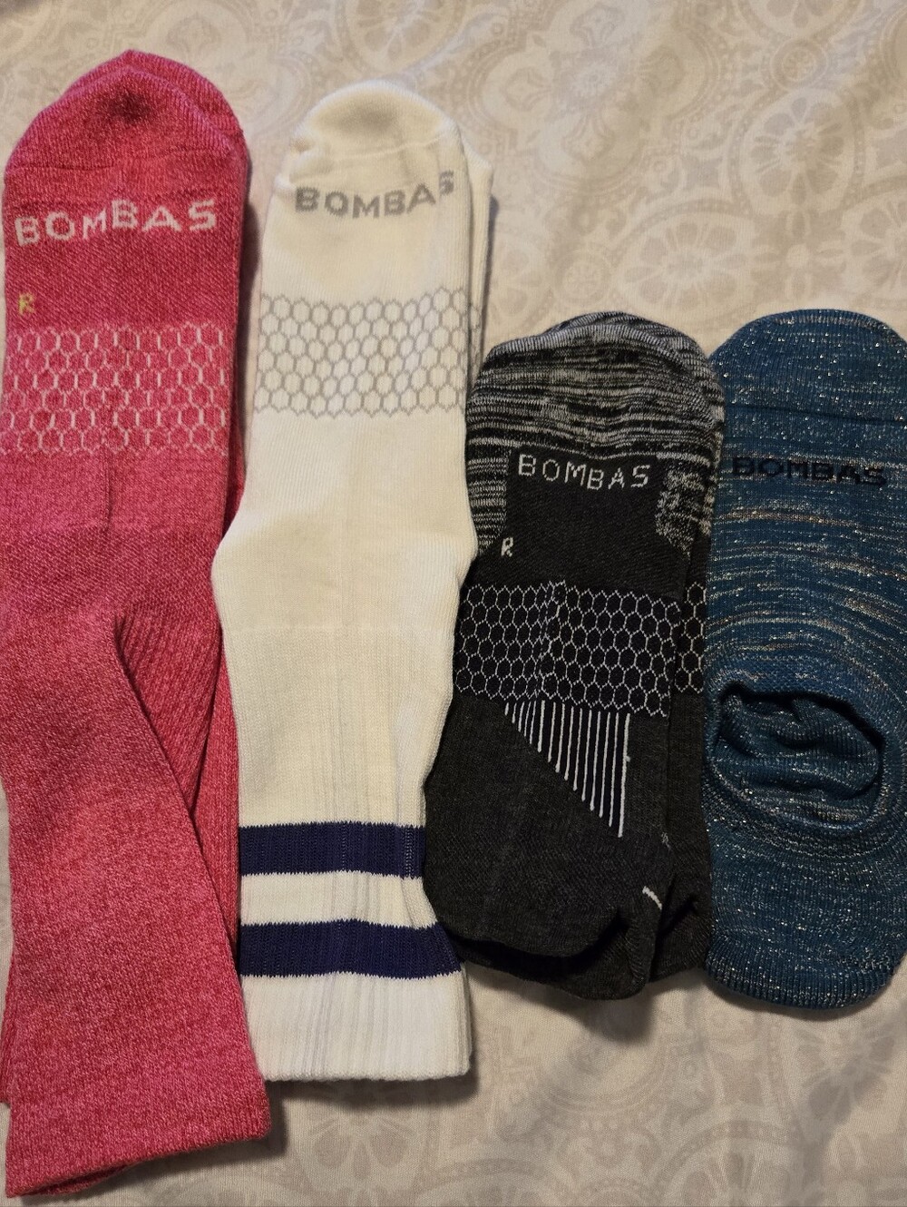 Bombas 4-Pack Athletic Socks in Pink, White, Charcoal & Teal Size L